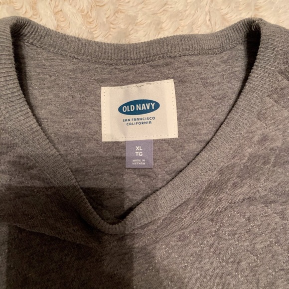 Old navy sweater - Picture 2 of 2